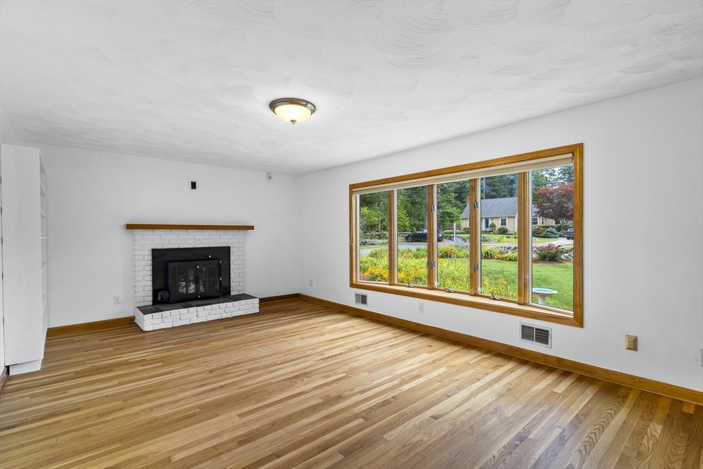 730 Lindsey St, Attleboro, MA Photo #14