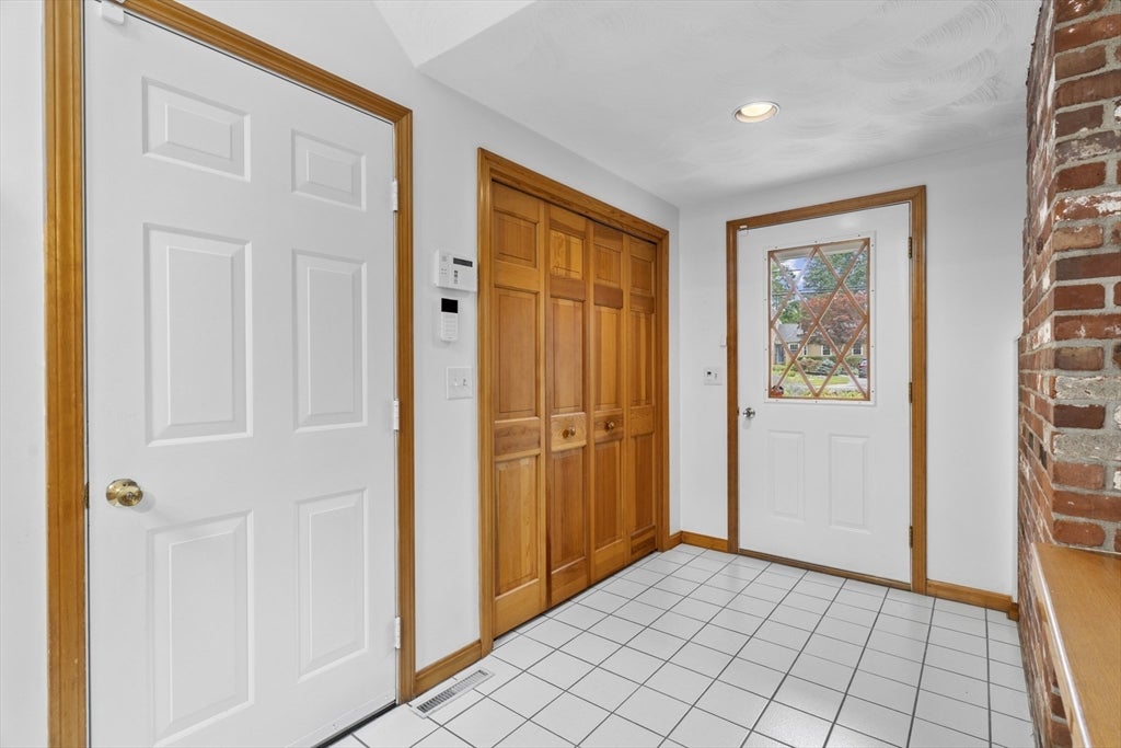 730 Lindsey St, Attleboro, MA Photo #5