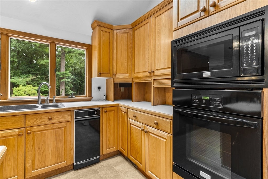 730 Lindsey St, Attleboro, MA Photo #8