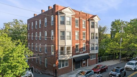 72 River Street 8 Haverhill MA 01832