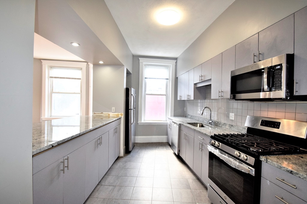 83 Glenville Ave