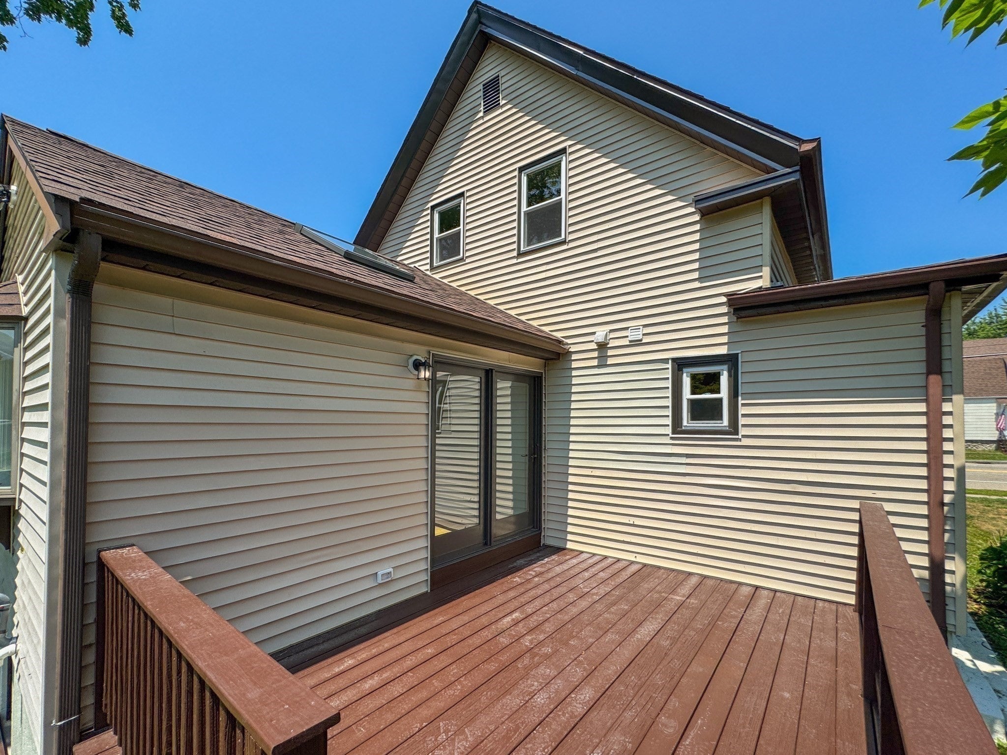 200 Temple St