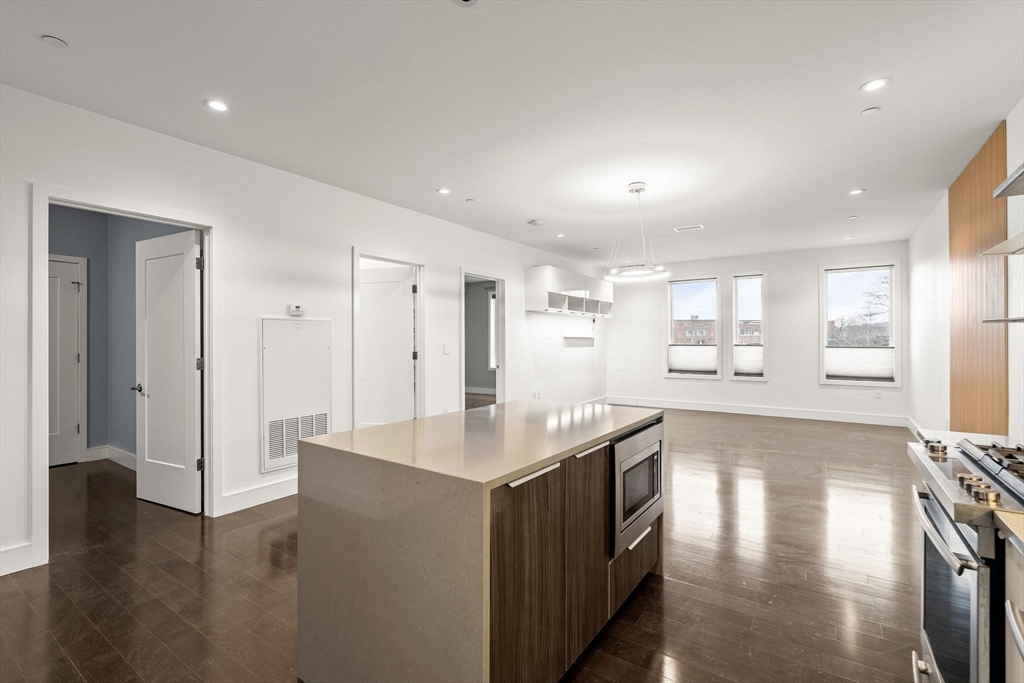 2 W 6th St 108