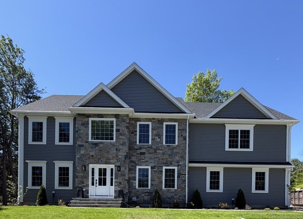 Photo of 1 Rams Gate Place, Shrewsbury, MA