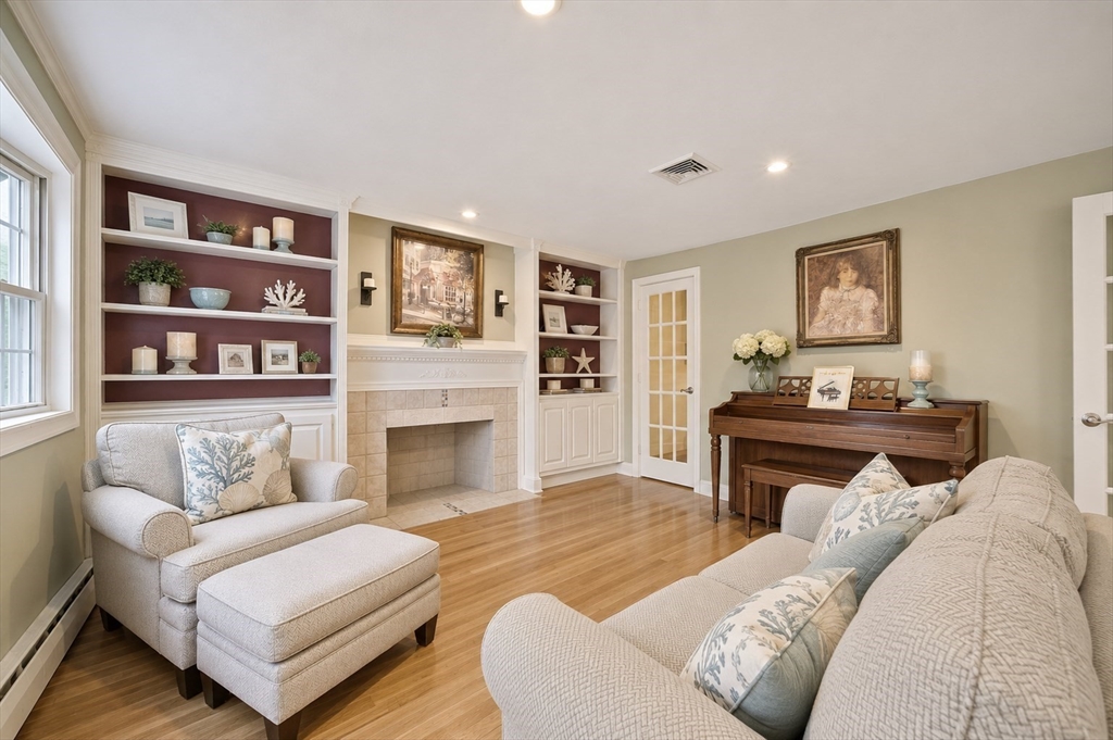 30 Roseen Rd
