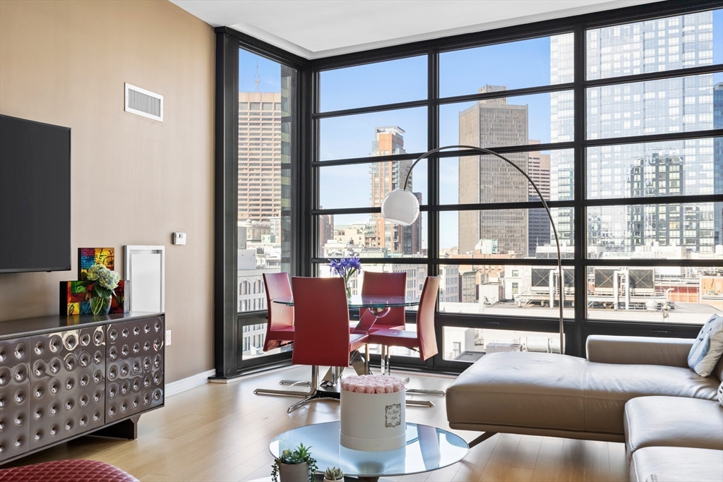 580 Washington St PH5