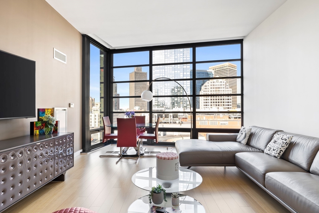 580 Washington St PH5