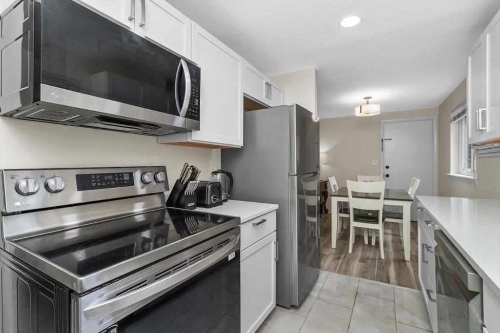 208 Bishop Dr 208