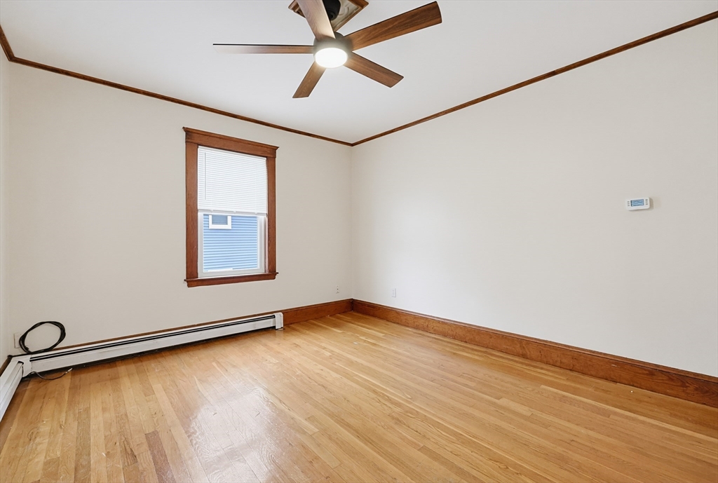 1096 Main St 3