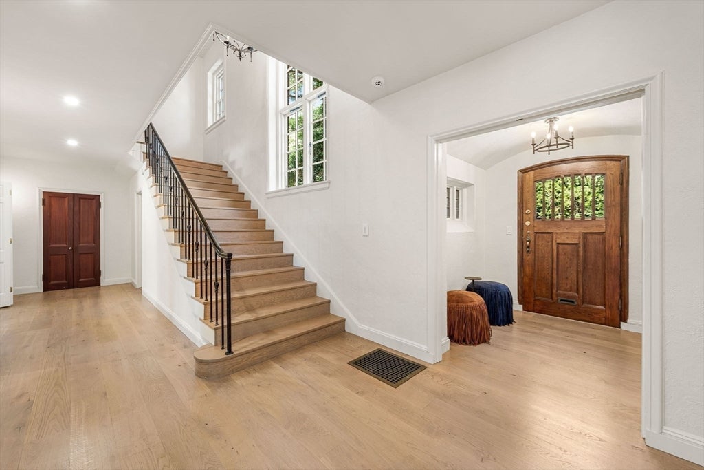 372 Warren St, Brookline, MA, 372 Warren St, Brookline, MA Photo #22