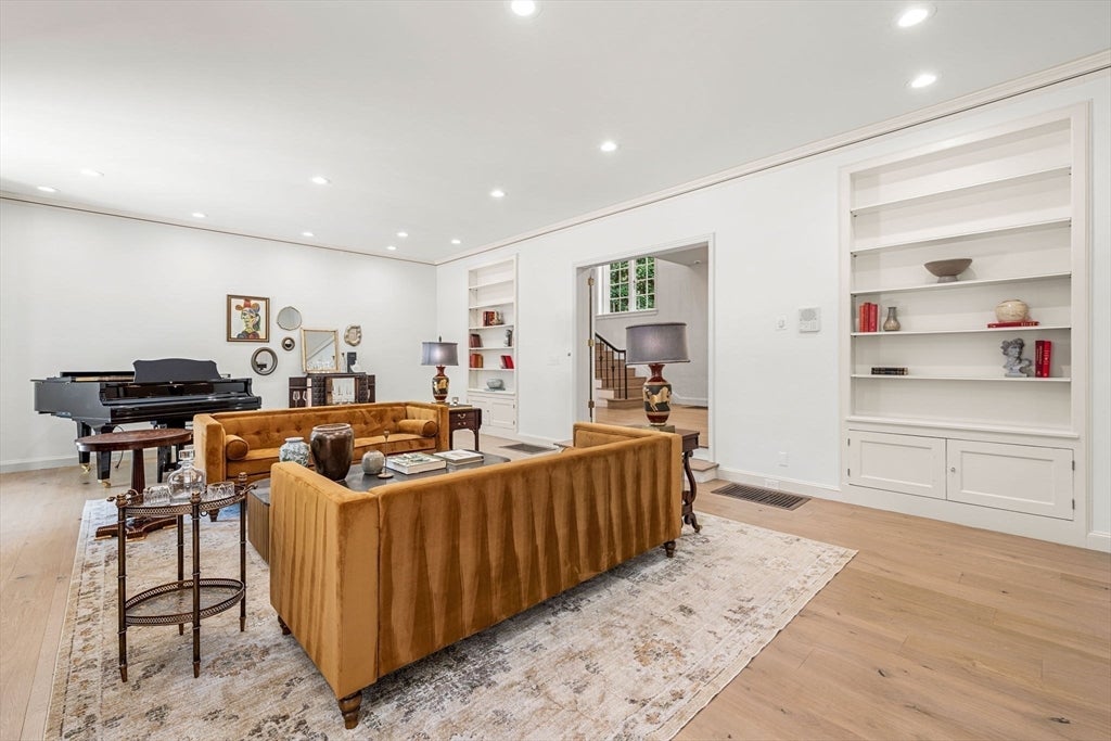 372 Warren St, Brookline, MA, 372 Warren St, Brookline, MA Photo #6