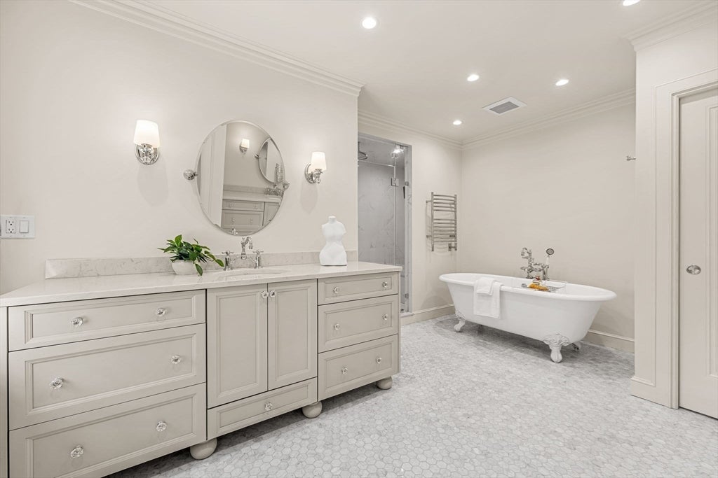 372 Warren St, Brookline, MA, 372 Warren St, Brookline, MA Photo #25
