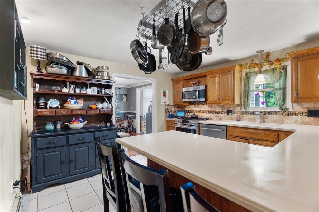 1236 Woonsocket Hill Road, North Smithfield, RI, 1236 Woonsocket Hill Road, North Smithfield, RI Photo #10
