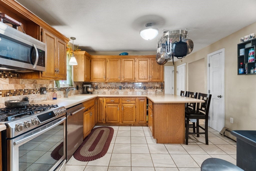1236 Woonsocket Hill Road, North Smithfield, RI, 1236 Woonsocket Hill Road, North Smithfield, RI Photo #9