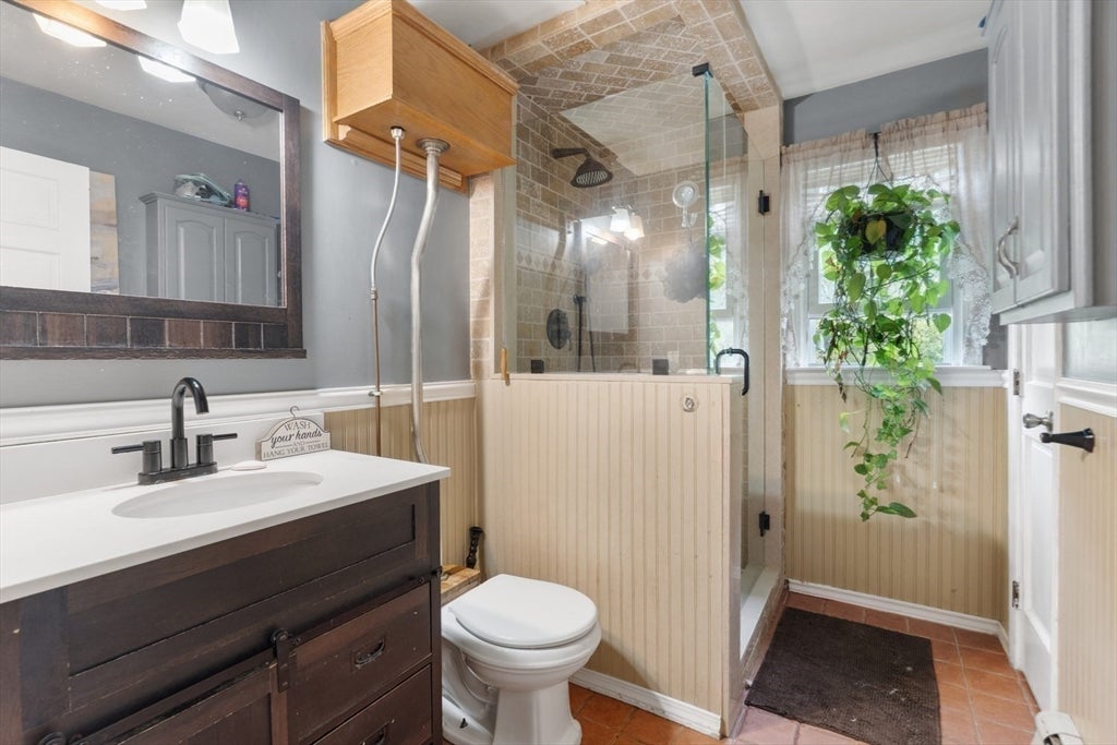 1236 Woonsocket Hill Road, North Smithfield, RI, 1236 Woonsocket Hill Road, North Smithfield, RI Photo #13