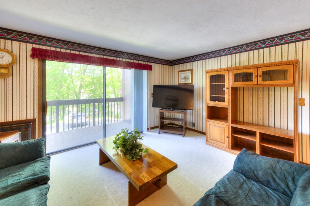 340 Sunderland Rd 2