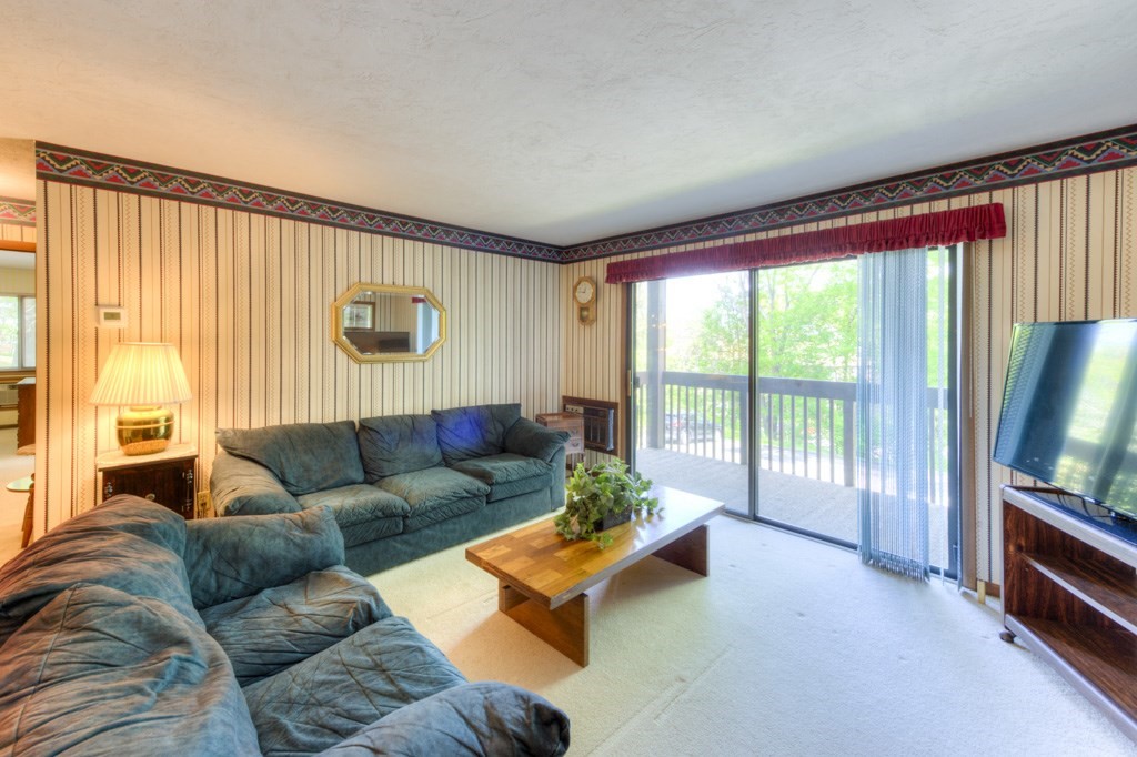 340 Sunderland Rd 2