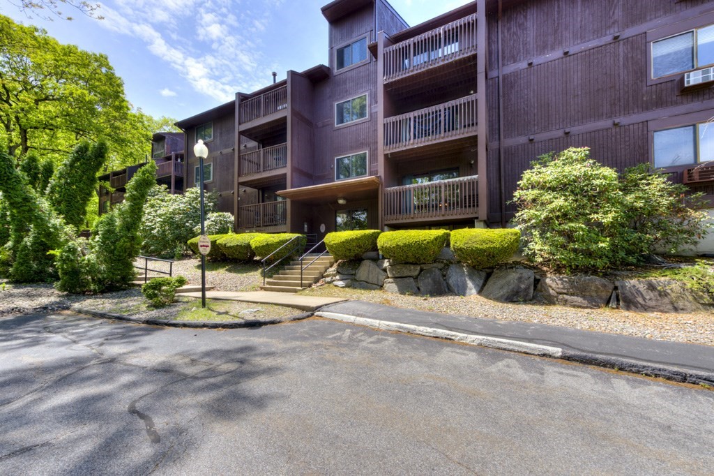 340 Sunderland Rd 2