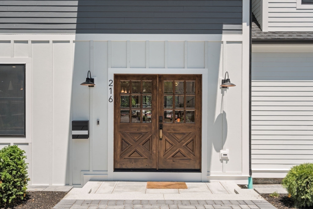 216 Aspinwall Ave, 3