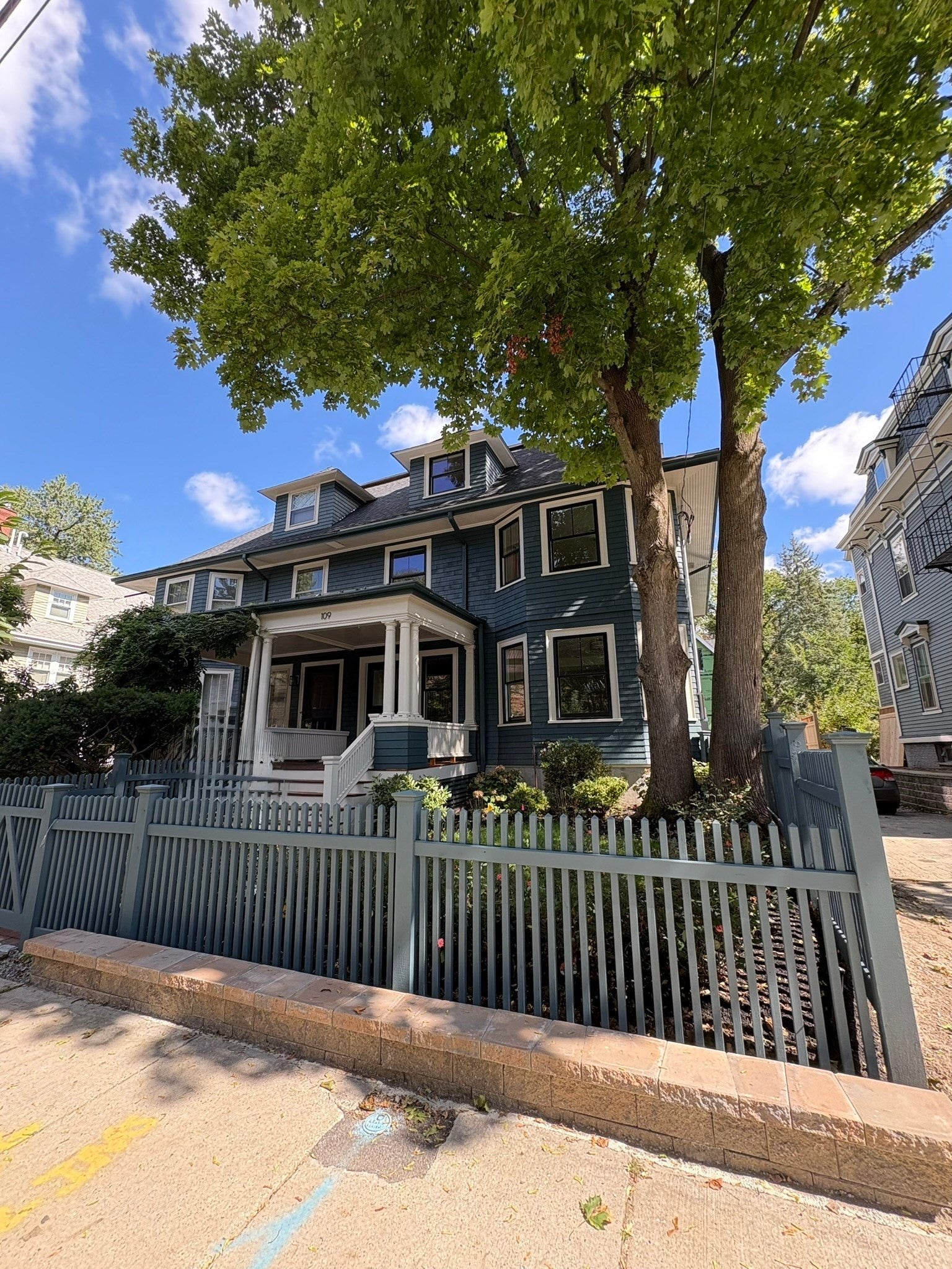 109 Lake View Ave