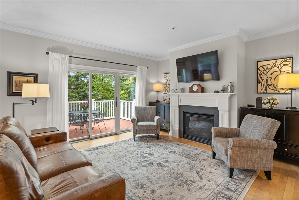 105 Candlewood Ln 105