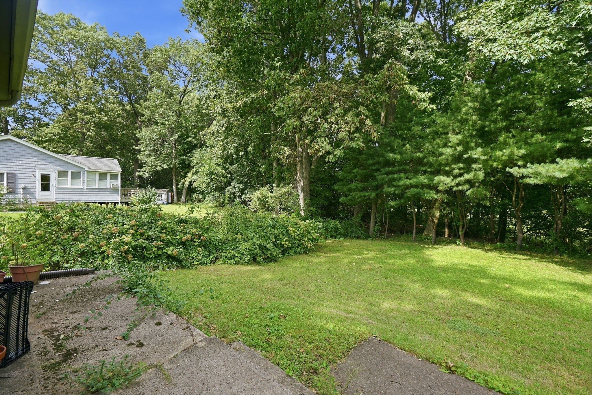 46 Spencer St, Agawam, MA Photo #25