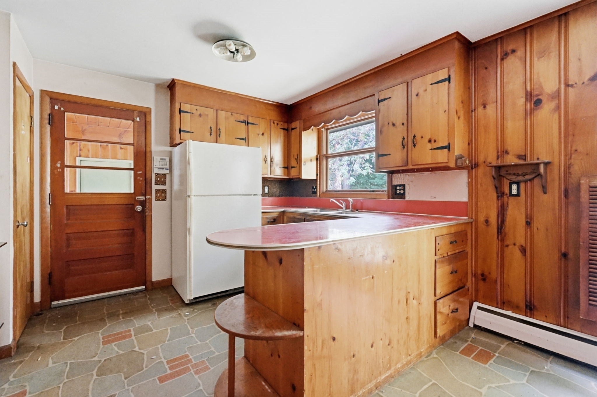 46 Spencer St, Agawam, MA Photo #6