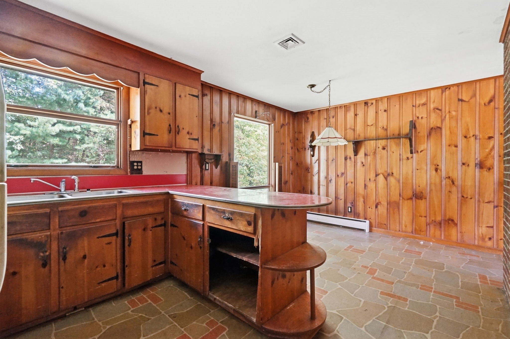 46 Spencer St, Agawam, MA Photo #8
