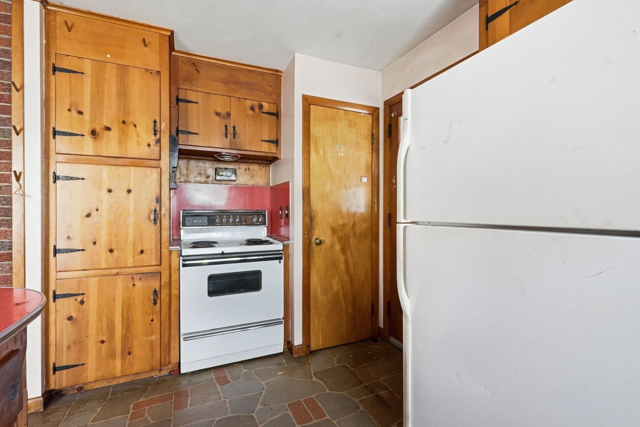46 Spencer St, Agawam, MA Photo #7