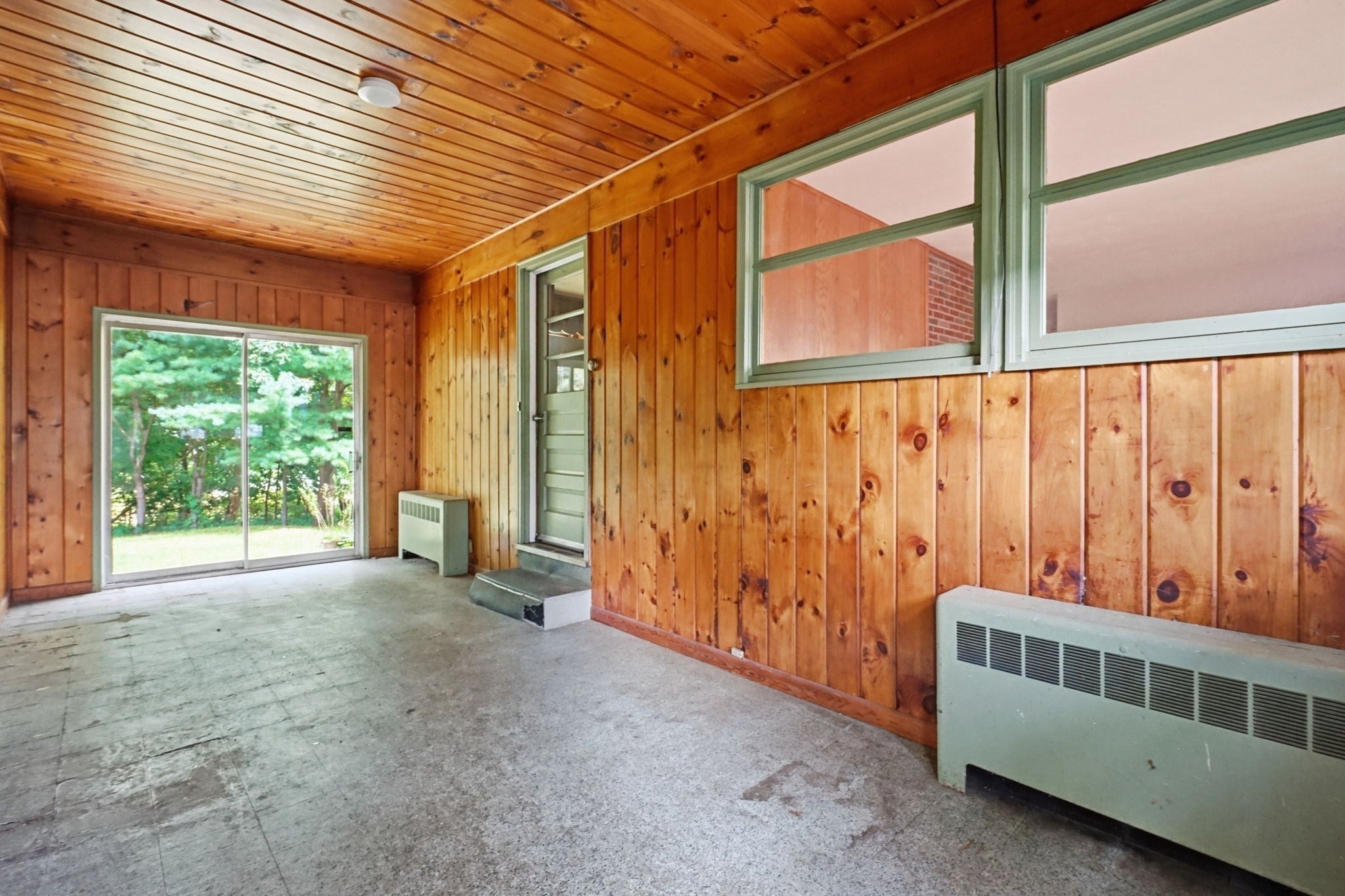46 Spencer St, Agawam, MA Photo #23