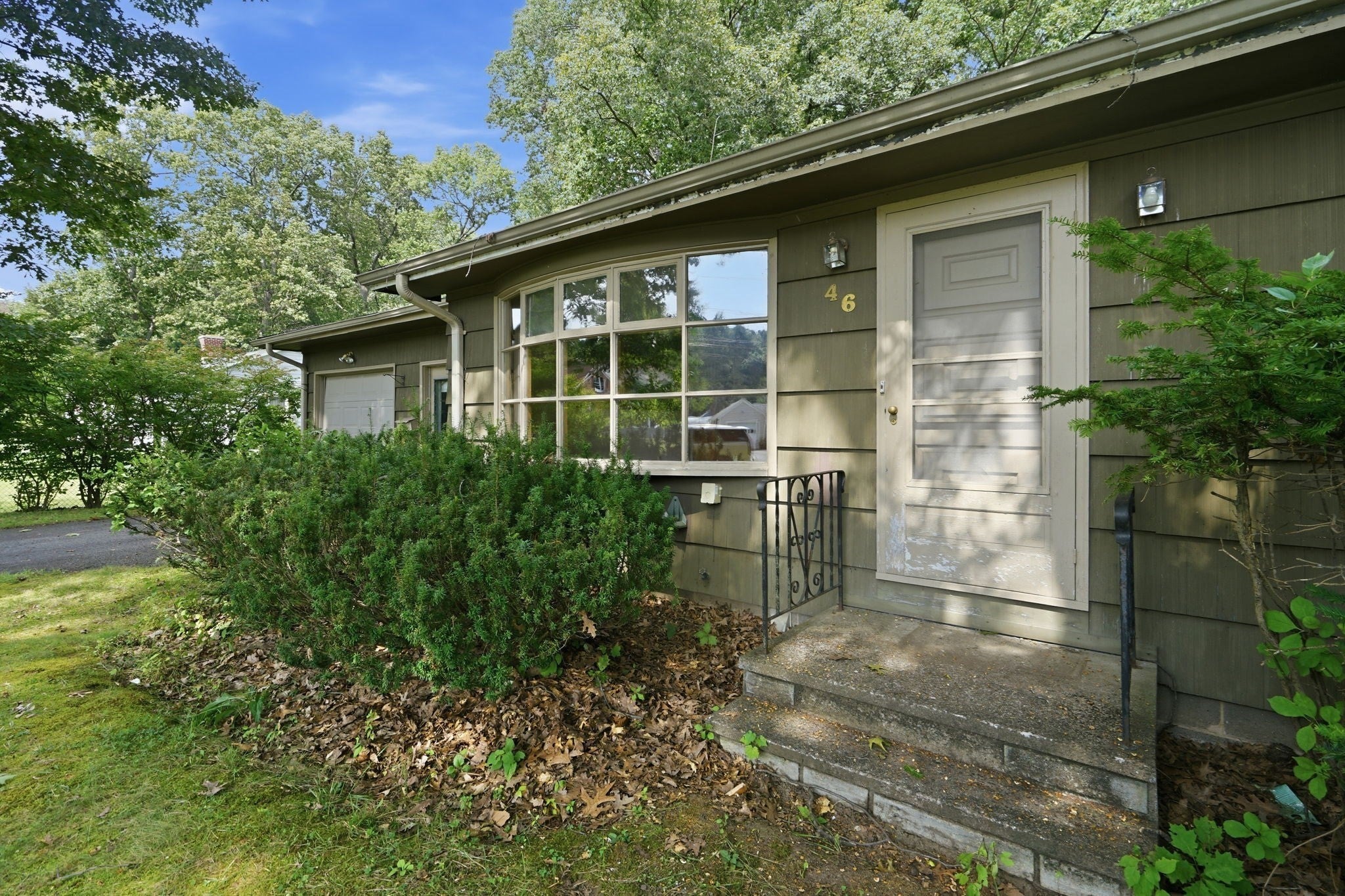 46 Spencer St, Agawam, MA Photo #27