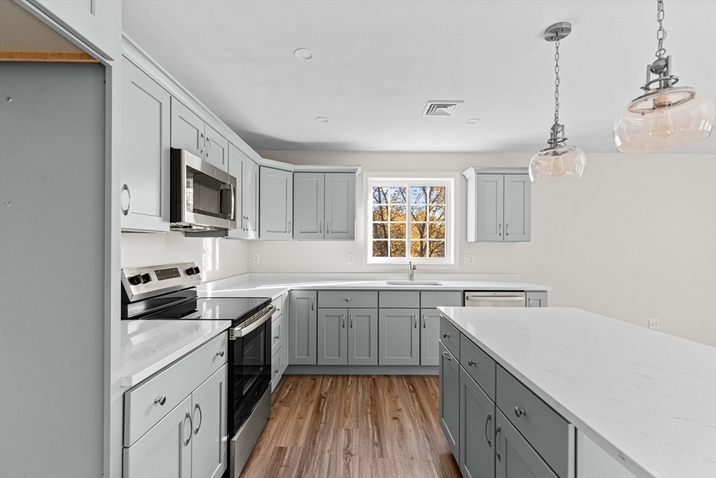 393-5 Court St #5, Plymouth, MA, 393-5 Court St #5, Plymouth, MA Photo #2