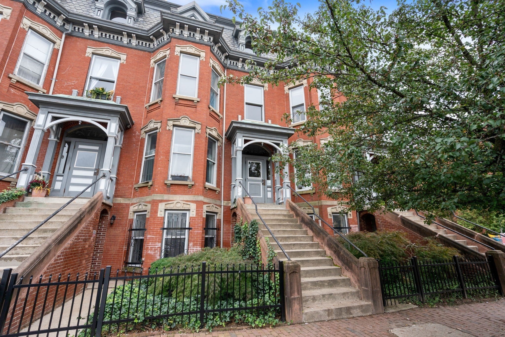72 Temple ST #3, Springfield, MA Photo #2