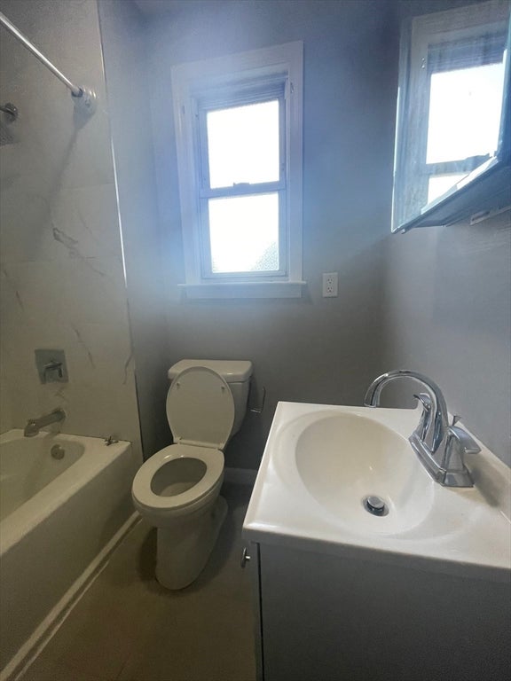 13 Elmwood Ave #1, Lynn, MA Photo #7