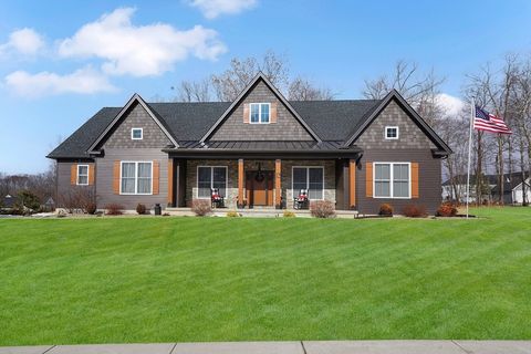 13 Autumn Ridge Rd Ludlow MA 01056