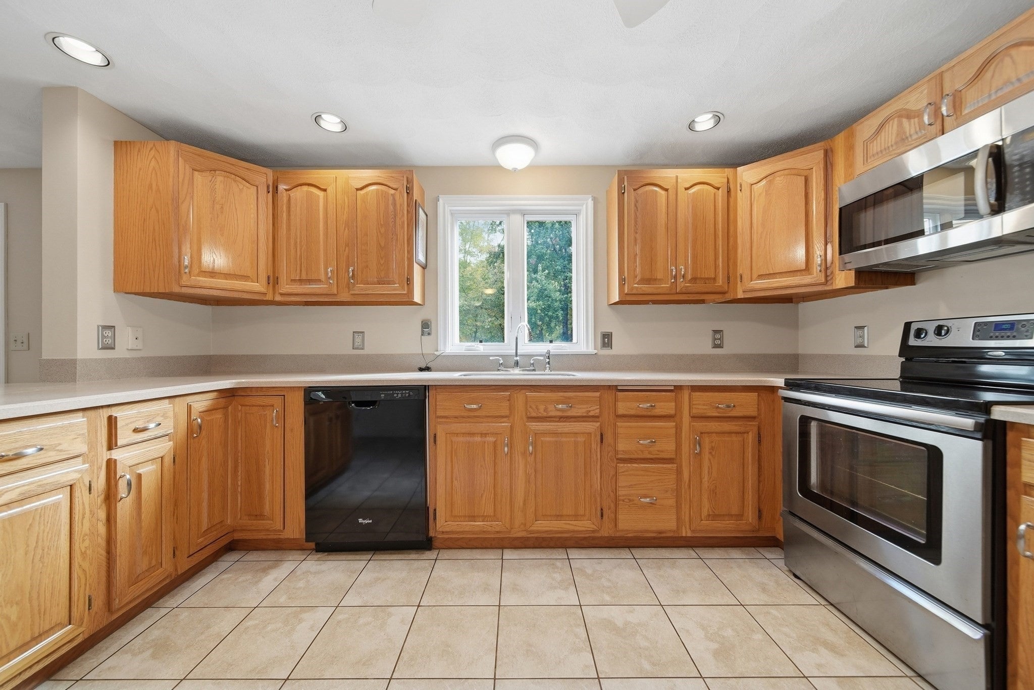 2 Nora Lane, Groveland, MA Photo #11