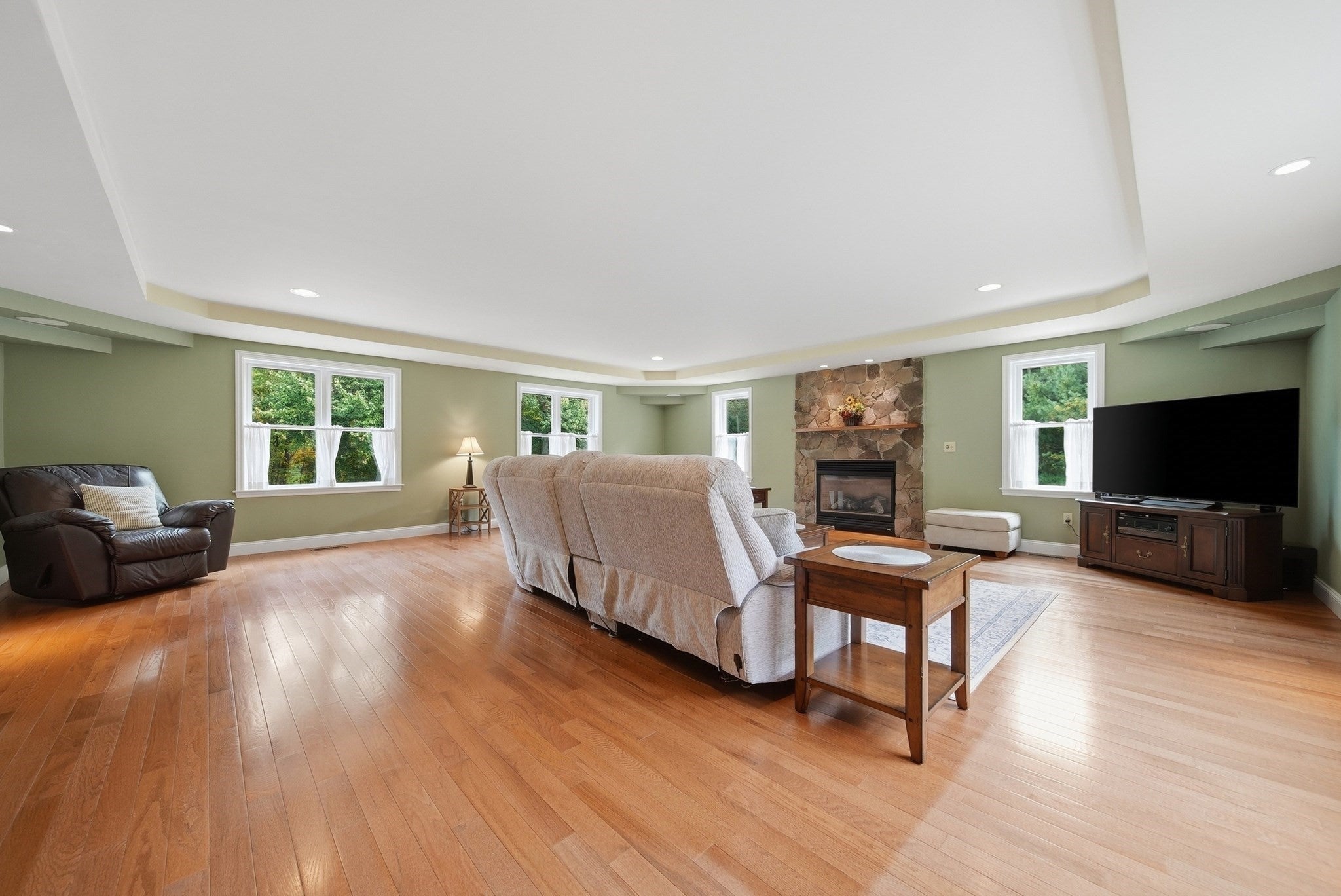 2 Nora Lane, Groveland, MA Photo #4