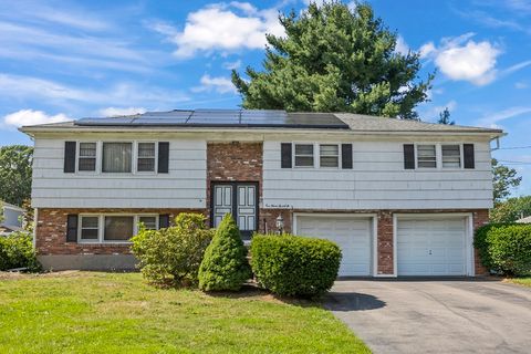 10 Gloversbrook Rd Randolph MA 02368