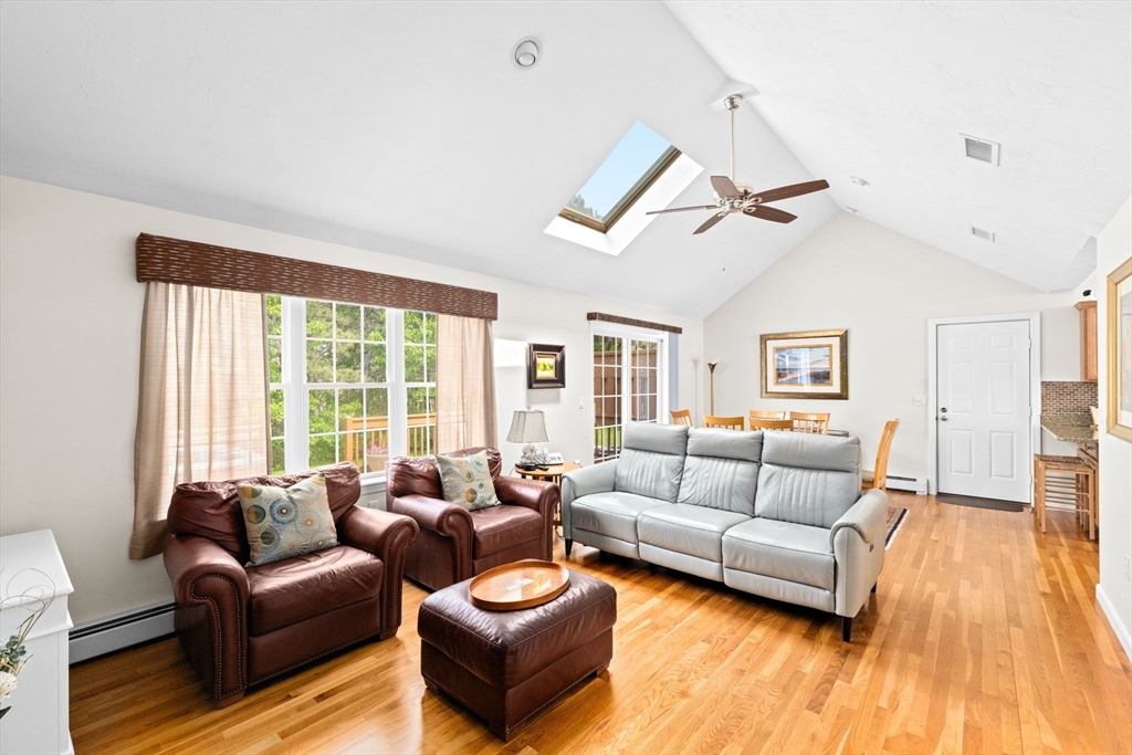 11 Quashnet Woods Drive