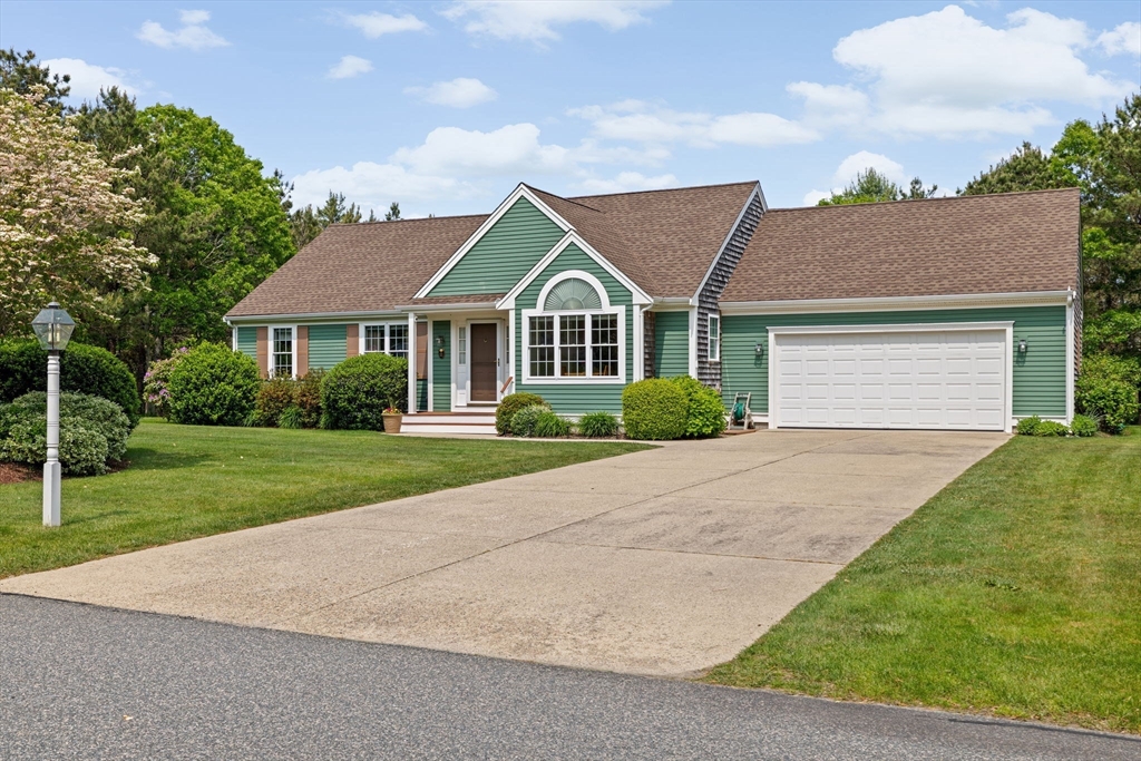 11 Quashnet Woods Drive