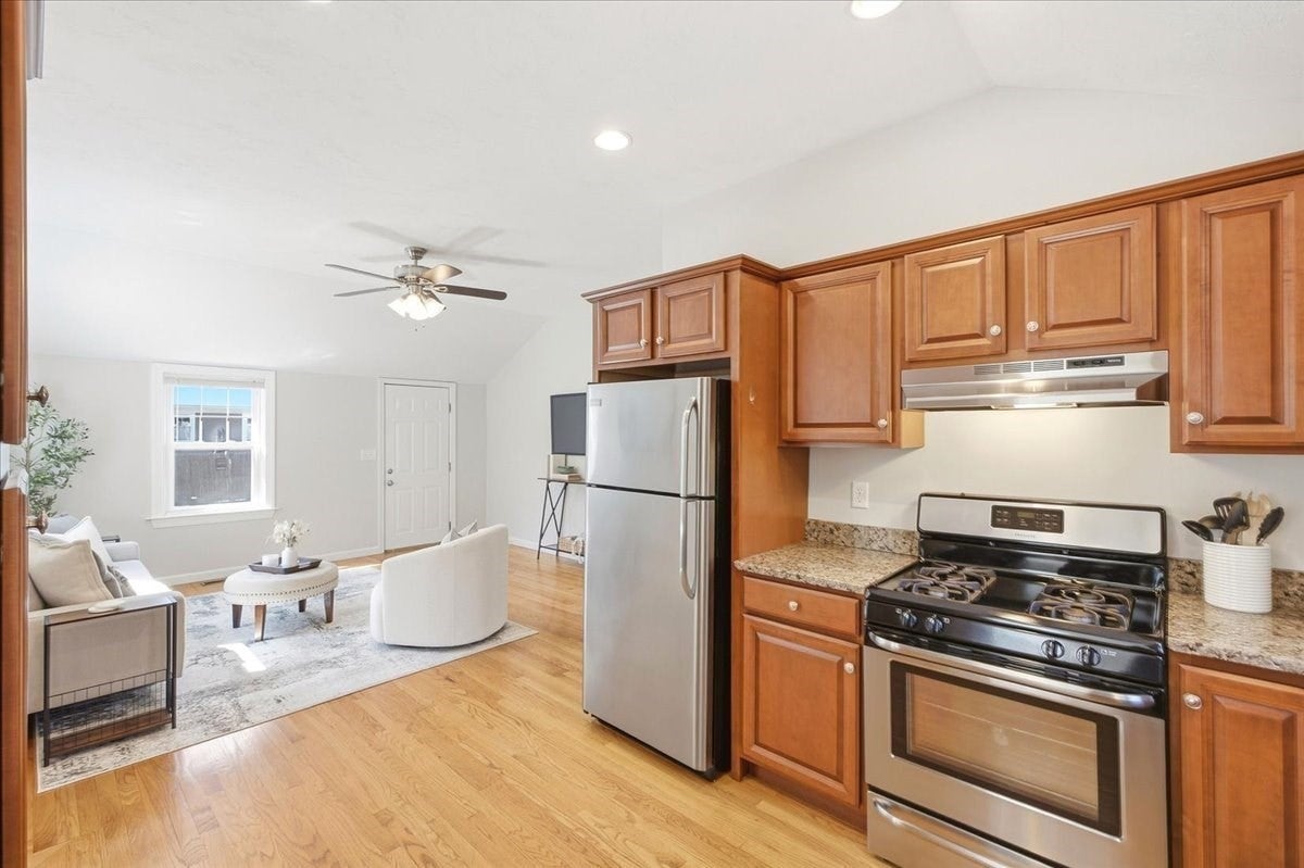 37 Brook ST, Mansfield, MA Photo #14