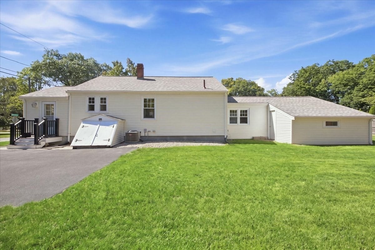 37 Brook ST, Mansfield, MA Photo #34