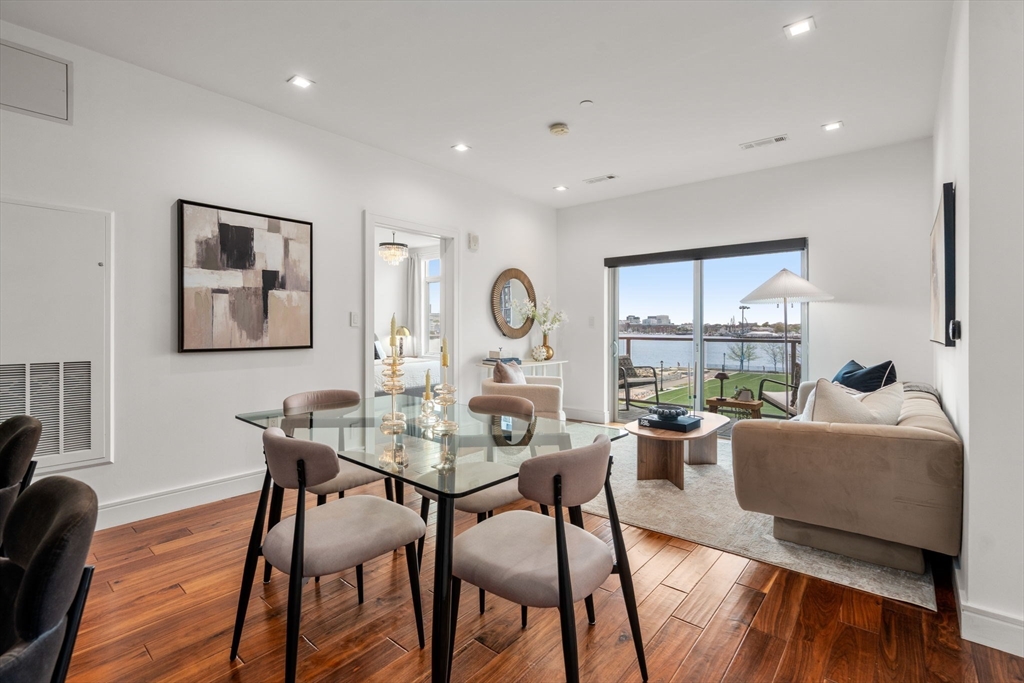 99 Sumner St 321