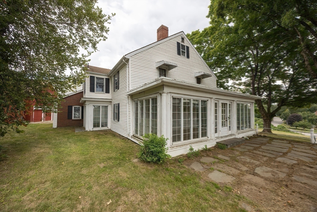 Hudson, Massachusetts 01749, United States, 6 Bedrooms Bedrooms, ,3 BathroomsBathrooms,Residential,Active,201566