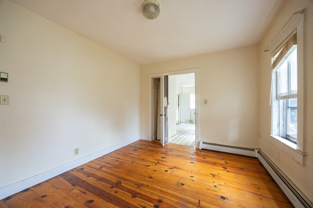 Hudson, Massachusetts 01749, United States, 6 Bedrooms Bedrooms, ,3 BathroomsBathrooms,Residential,Active,201566