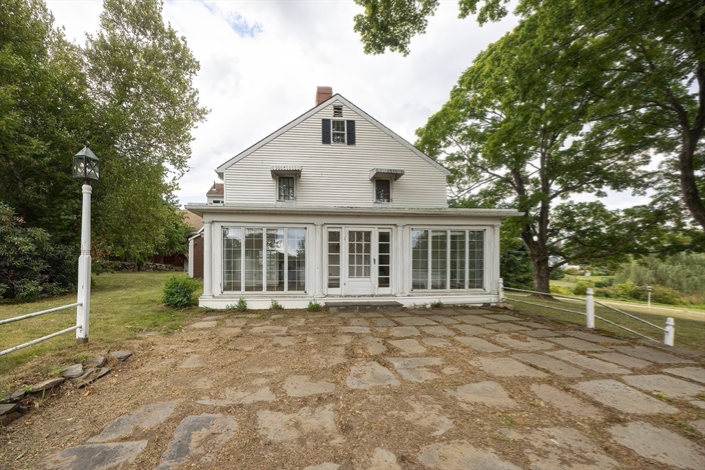 Hudson, Massachusetts 01749, United States, 6 Bedrooms Bedrooms, ,3 BathroomsBathrooms,Residential,Active,201566