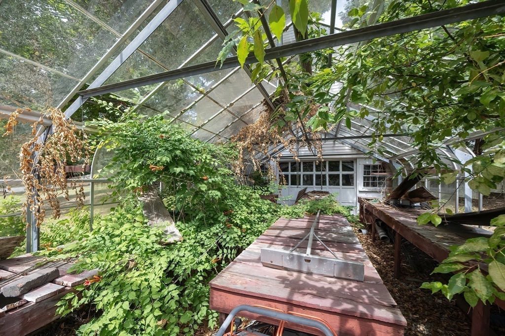 Hudson, Massachusetts 01749, United States, 6 Bedrooms Bedrooms, ,3 BathroomsBathrooms,Residential,Active,201566