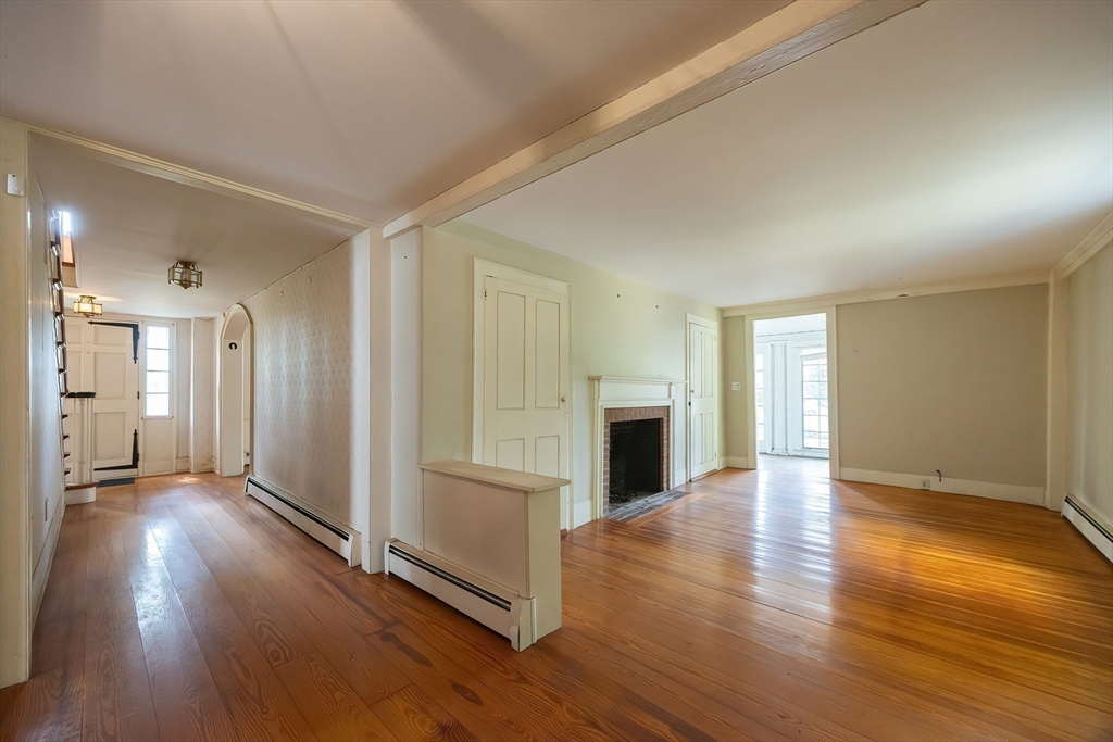 Hudson, Massachusetts 01749, United States, 6 Bedrooms Bedrooms, ,3 BathroomsBathrooms,Residential,Active,201566