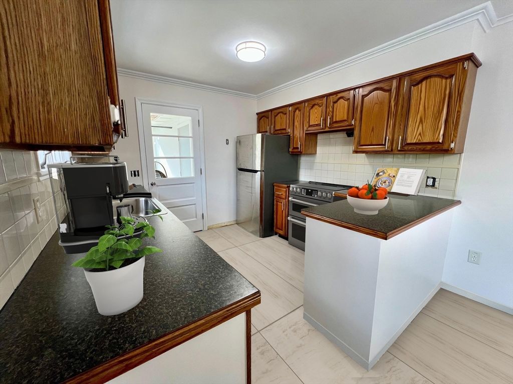 Photo of 55 Parkerview St, Springfield, MA 01129 (MLS # 73503769)