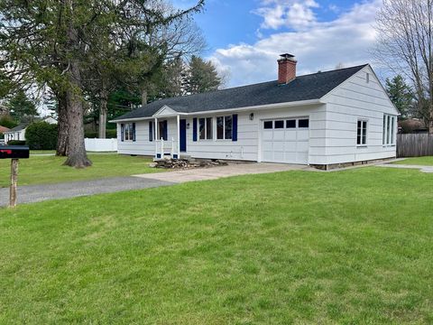 55 Parkerview St Springfield MA 01129